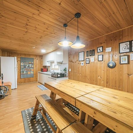 Jeju Haepoomdal Pension Экстерьер фото