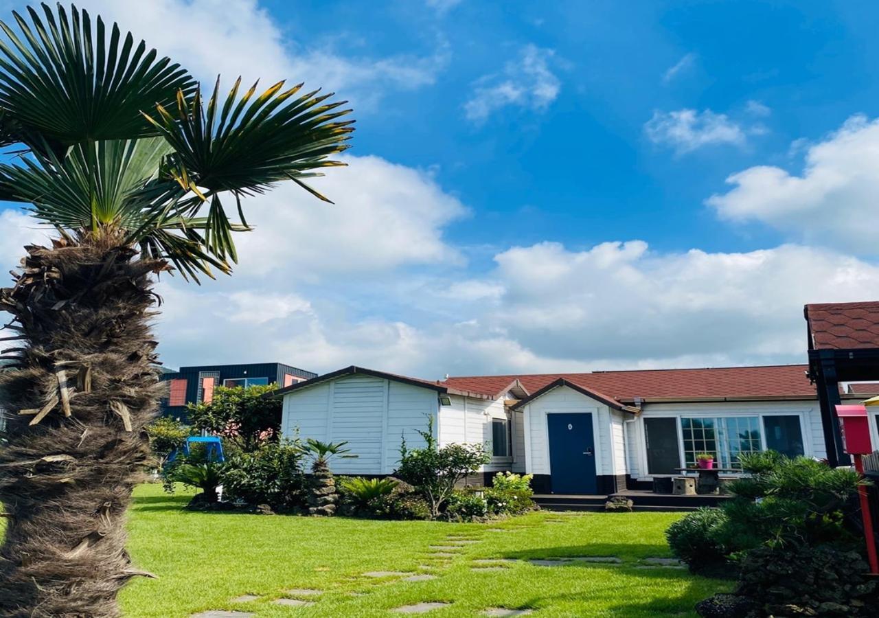 Jeju Haepoomdal Pension Экстерьер фото