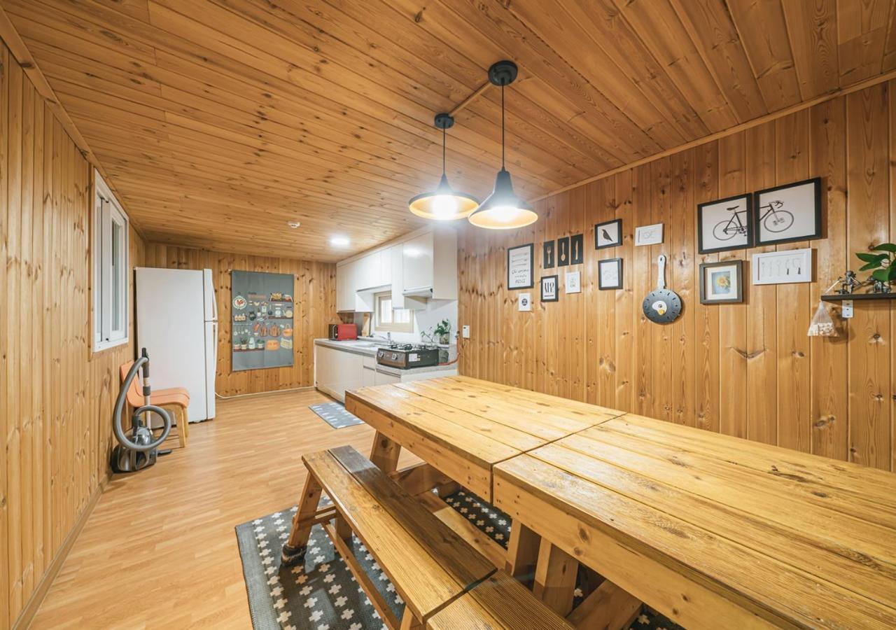 Jeju Haepoomdal Pension Экстерьер фото